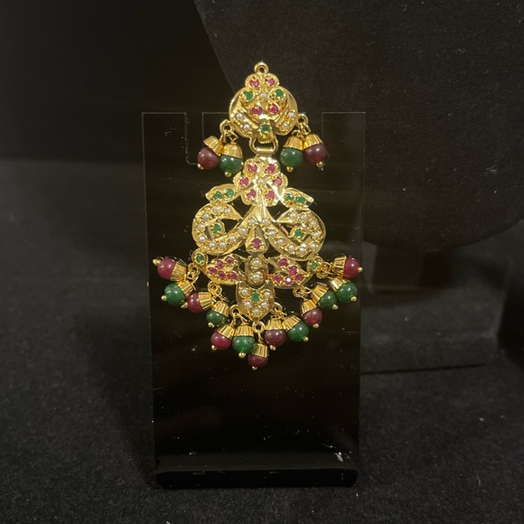 A Traditional Ethnic Jadau Jewelry Set - Picture 2 of 2